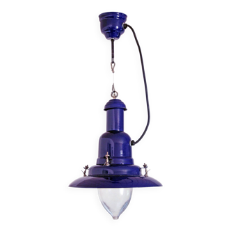 Industrial enameled sheet metal pendant light