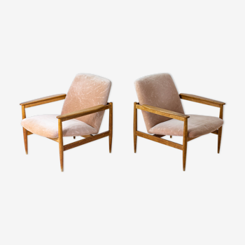 Set of two Danish lounge chairs in pink fabric