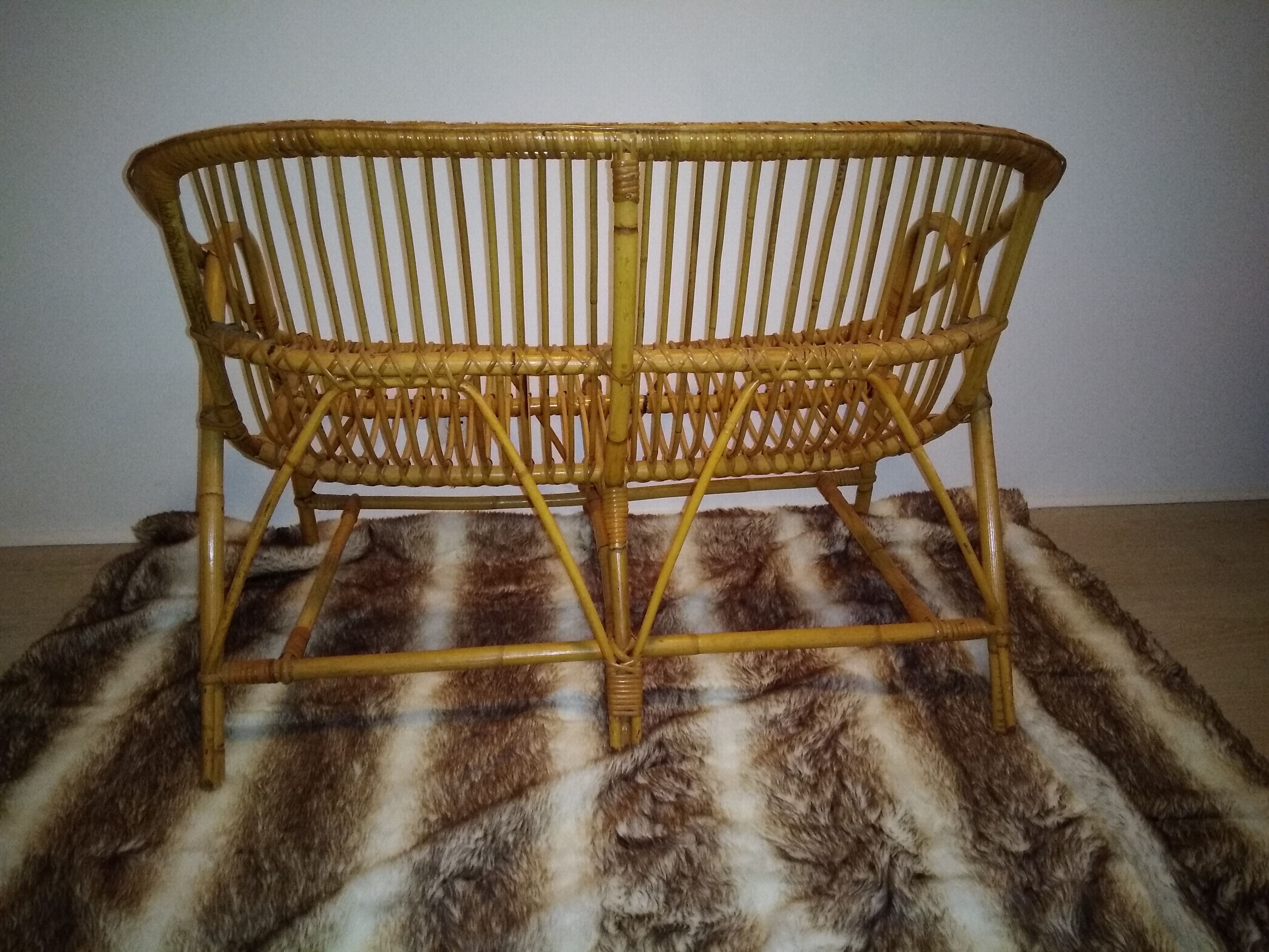 Banquette en rotin scandinave