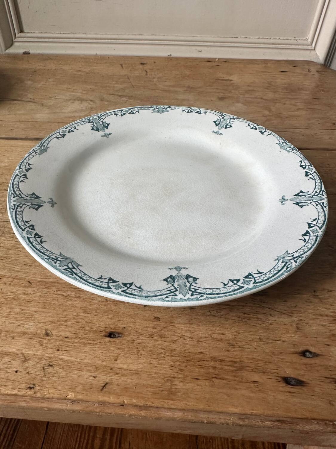 Footed dish, Creil and Montereau 1