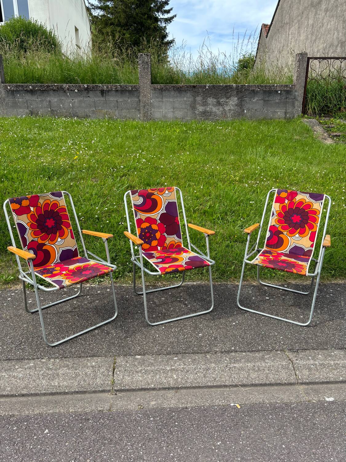 Vintage 70s Flower Power camping chair