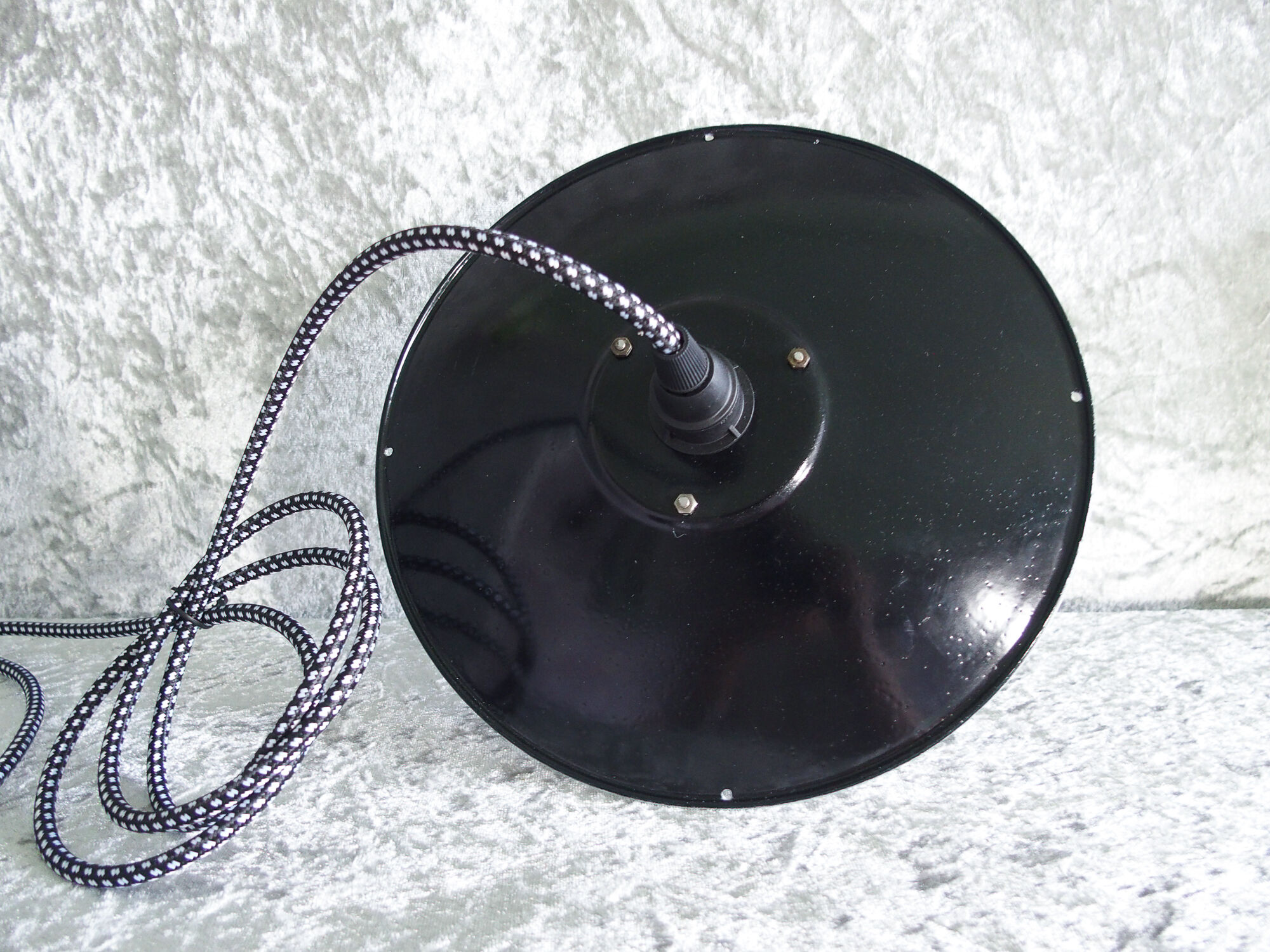 Industrial hanging lamp in black and white