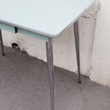 Formica table pattern water green