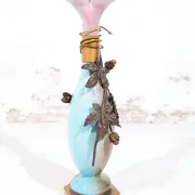 Art nouveau table lamp with bronze fly and hop leaves