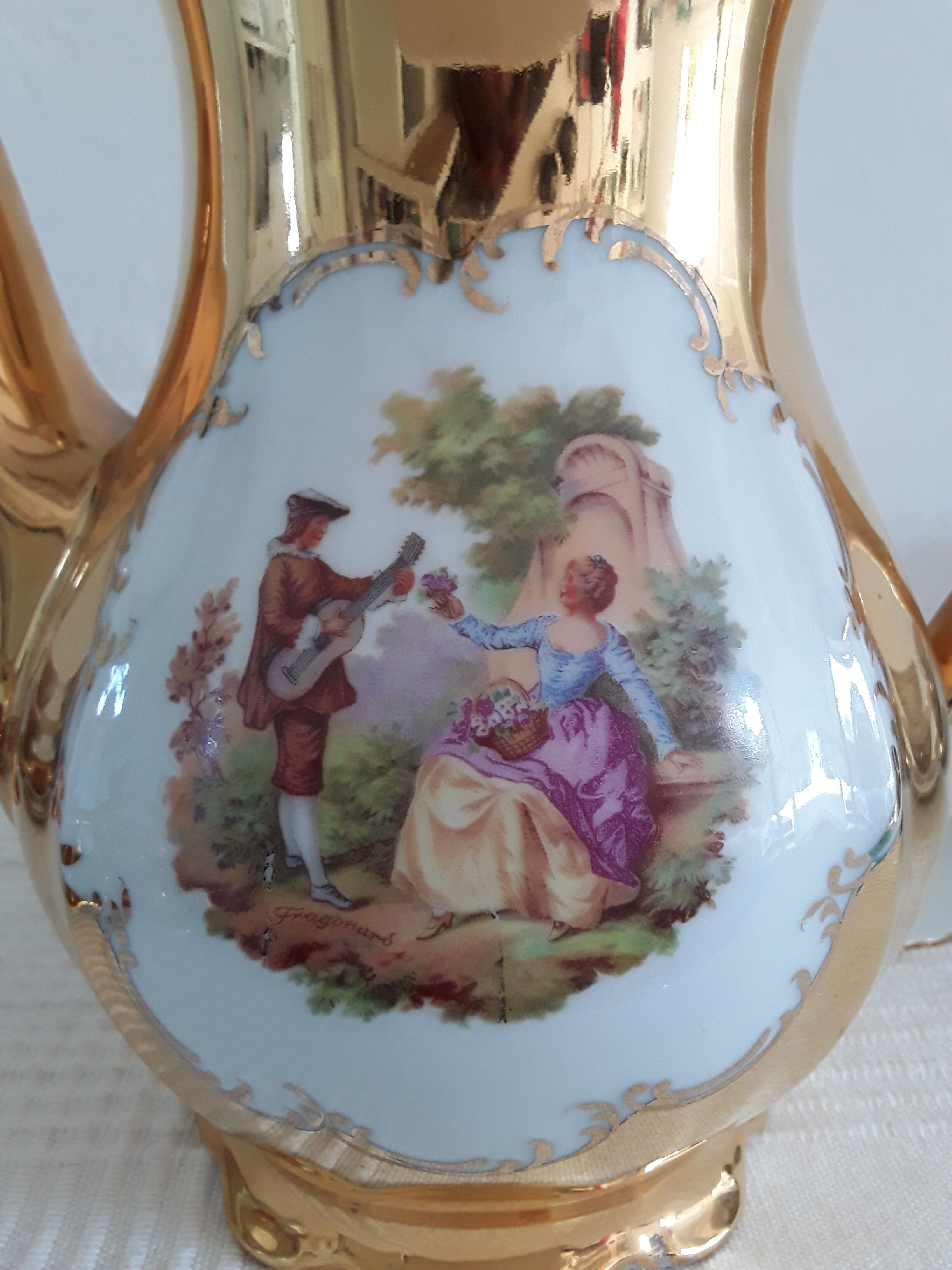 Gold porcelain coffee service