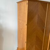 Compass foot cabinet