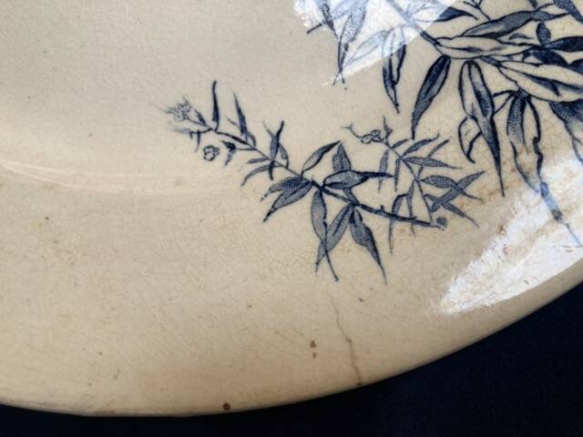 GIEN iron earth dish Goldfinches model