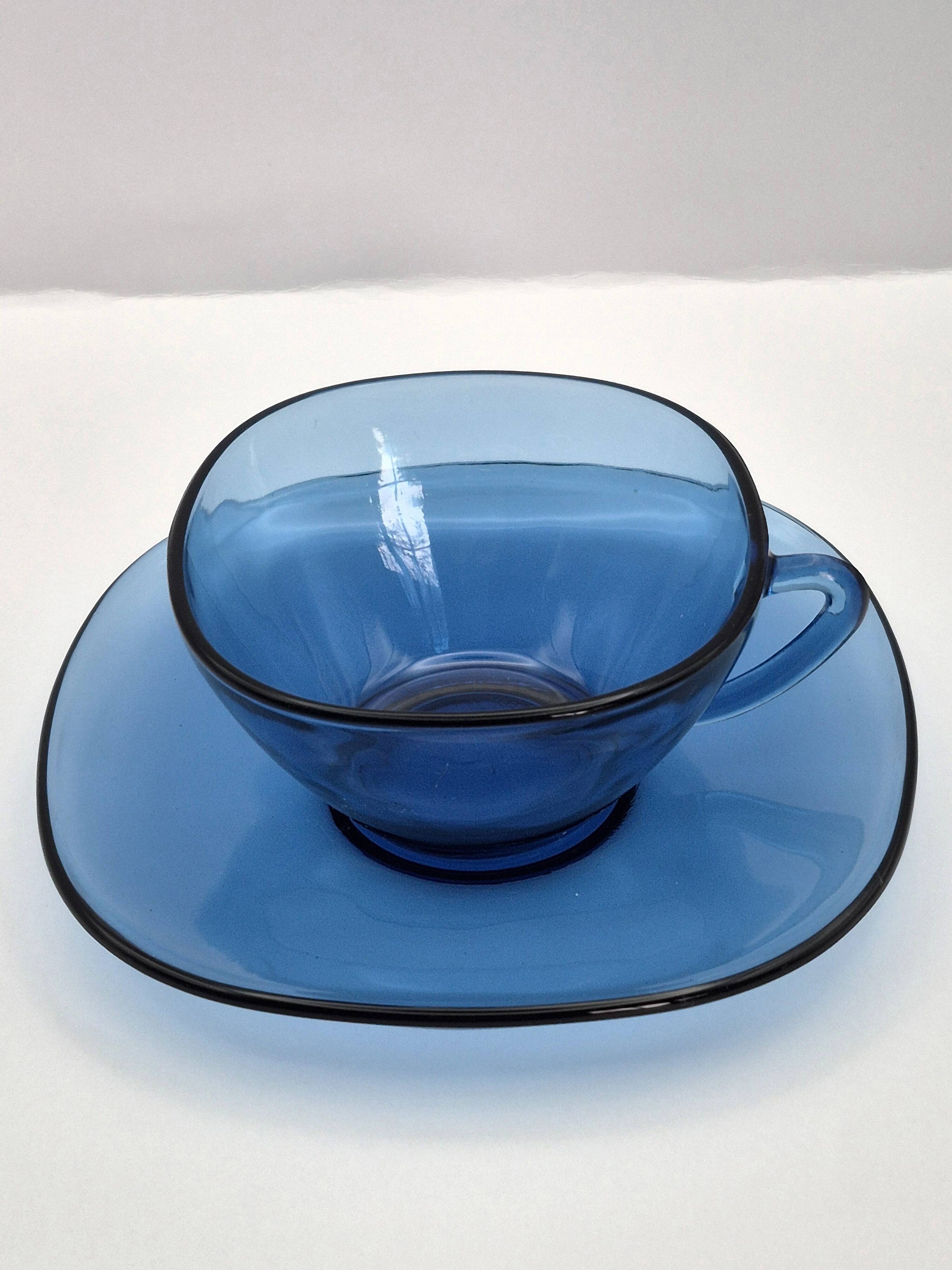 6 vintage cups and saucers vereco blue colour a703