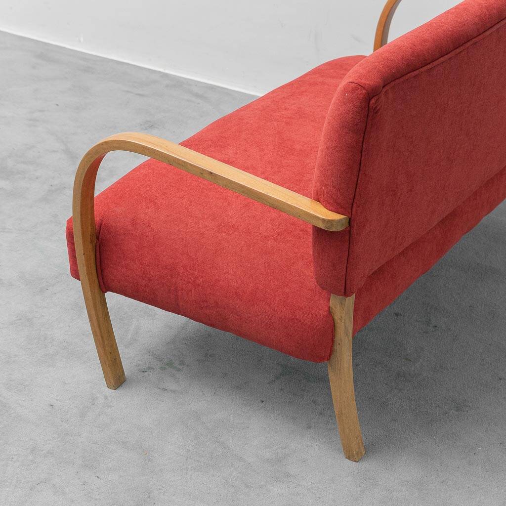 Vintage 2-seater sofa – in wood and red fabric, 1960s modernist