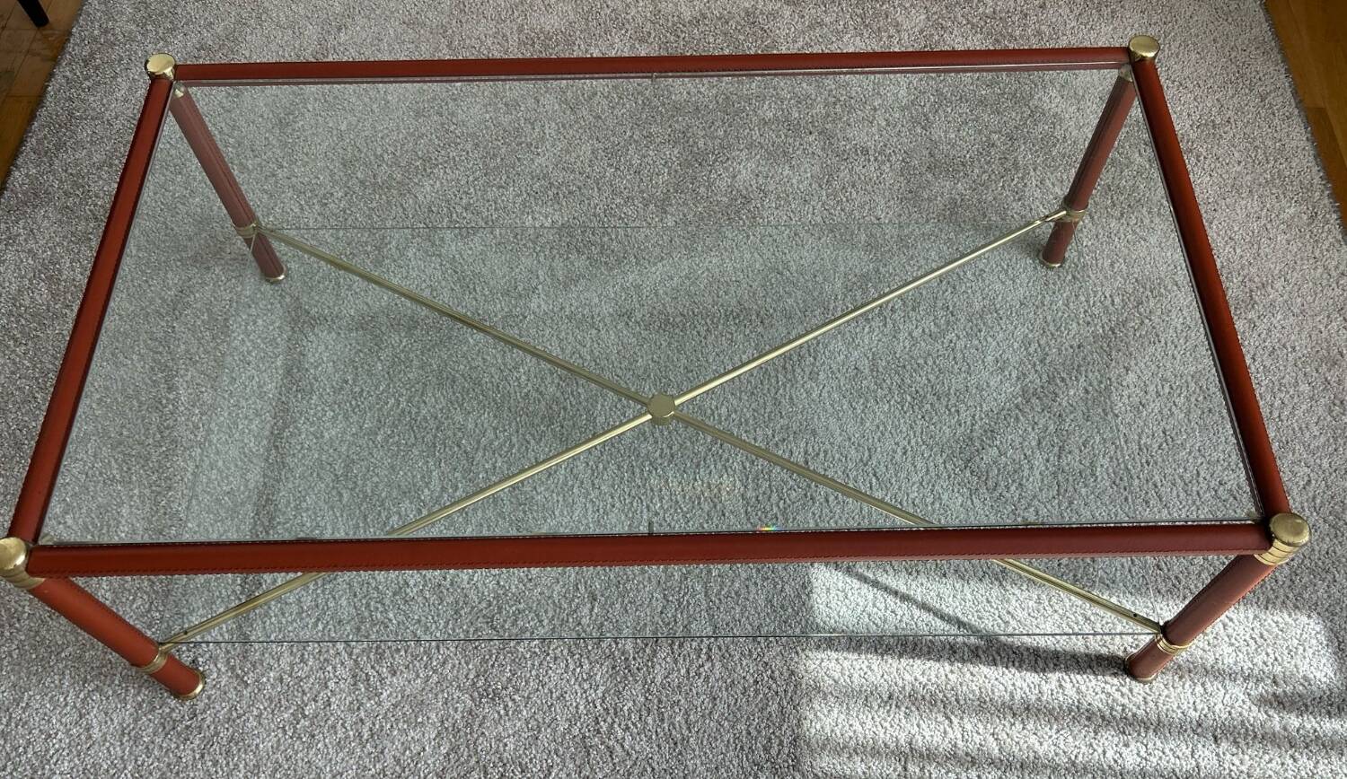 Table basse en verre et cuir