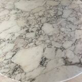 Large marble coffee table by Eero Saarinen for knoll