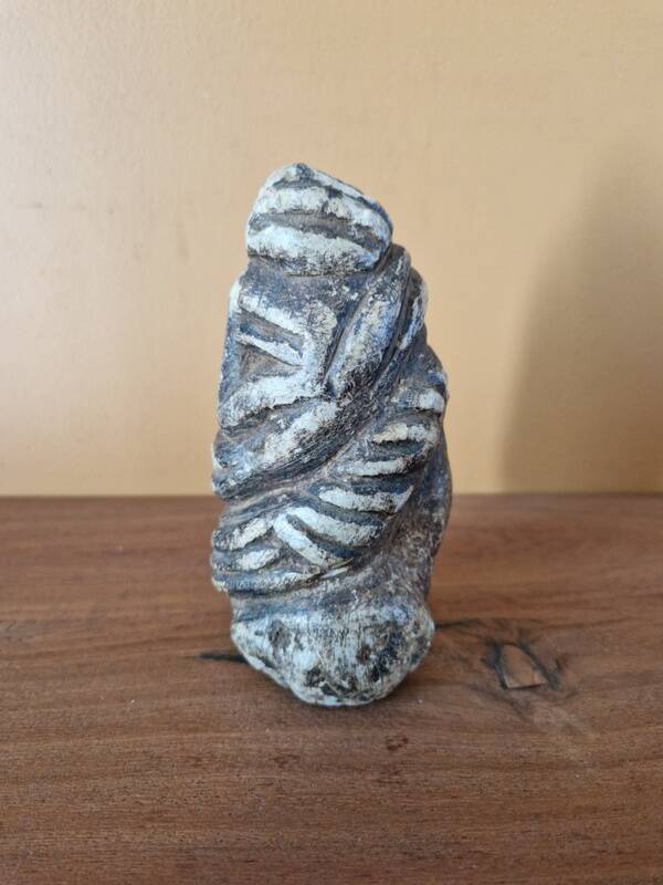 Pomdo statue of the Kissi people of Guinea - Carved stone