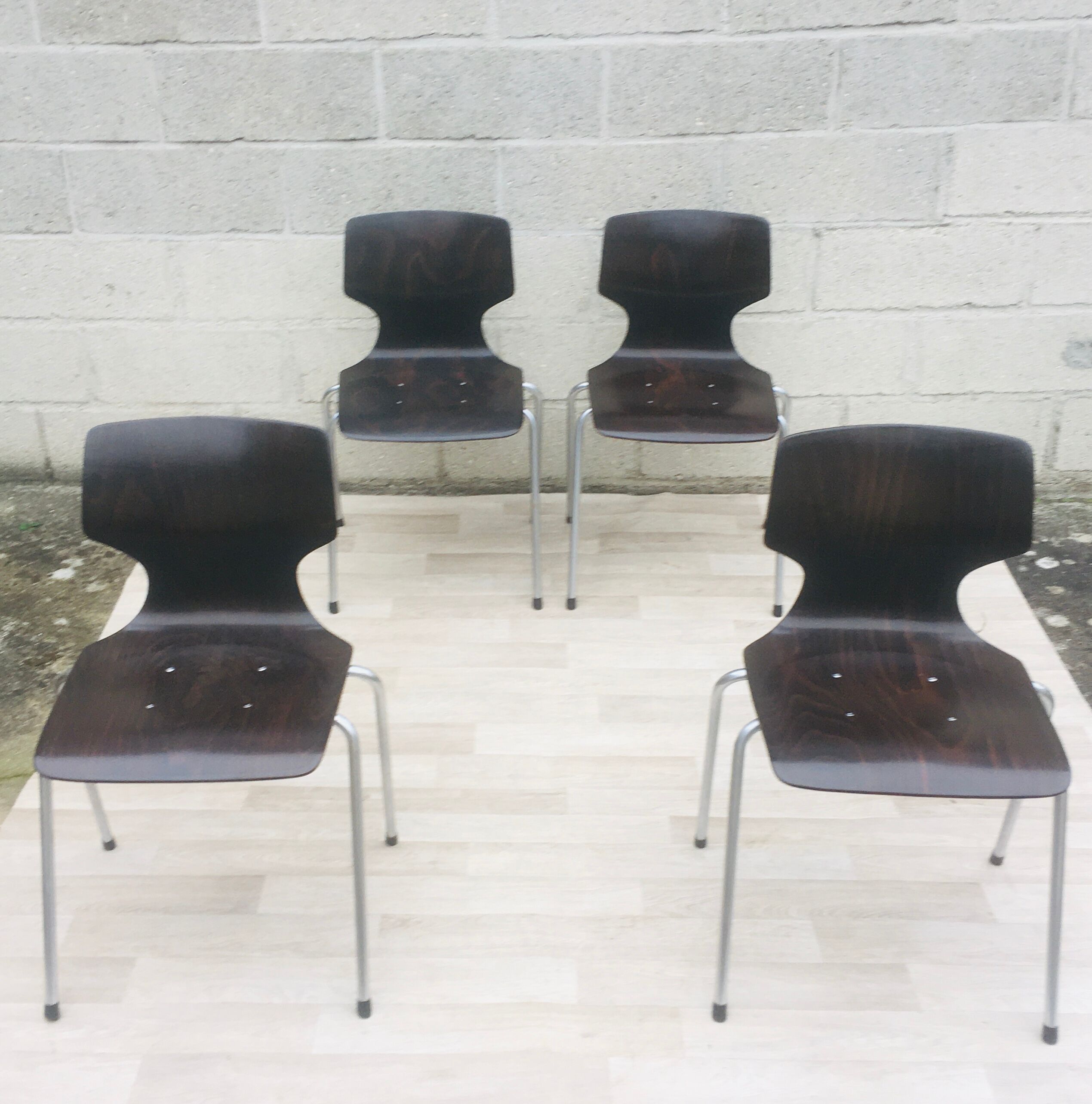 Set of 4 vintage chairs and Flottoto design