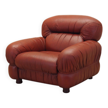 Burgundy armchair, Italian design, 1970s, production: Italy