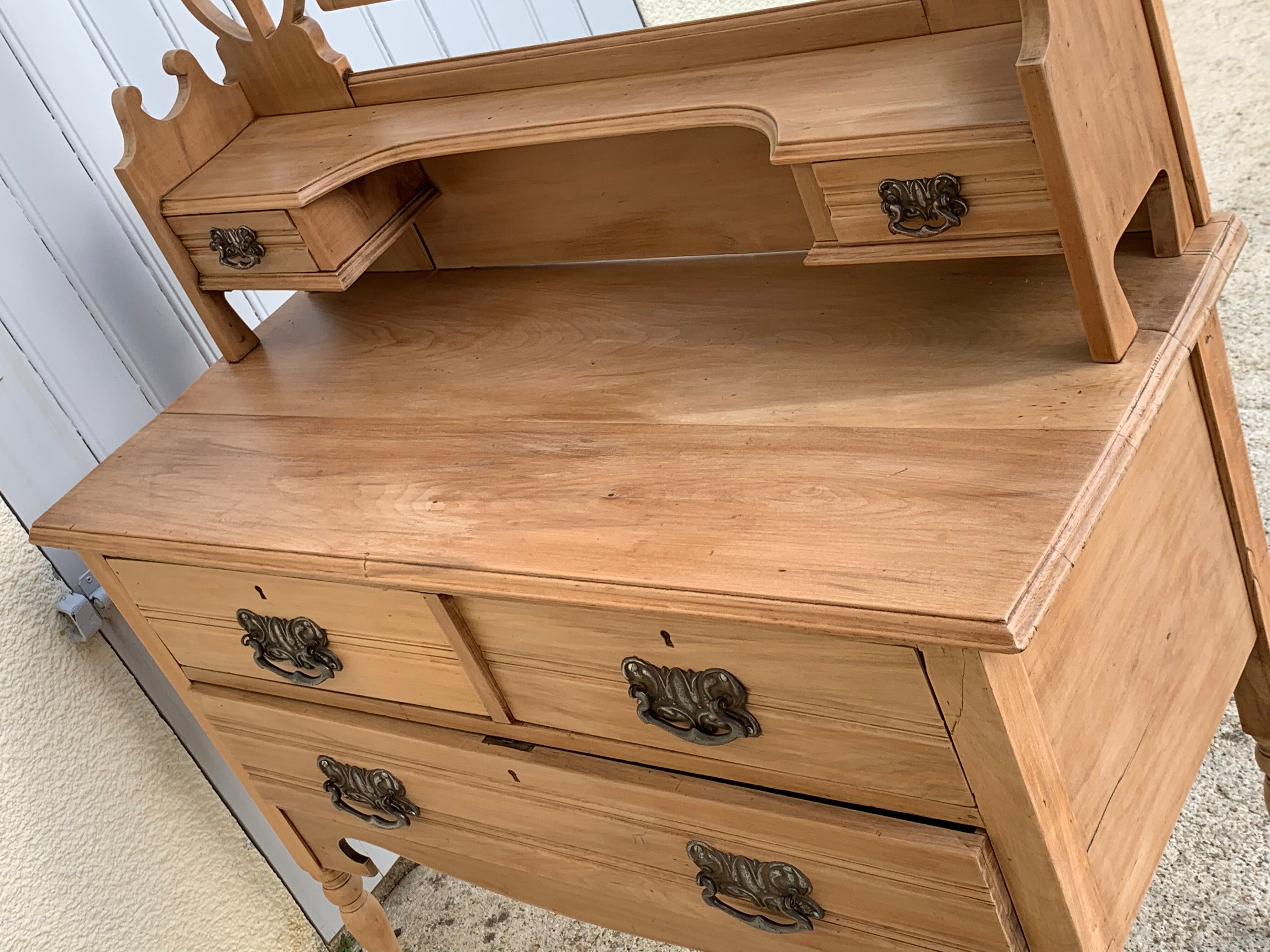 English dressing table 1900