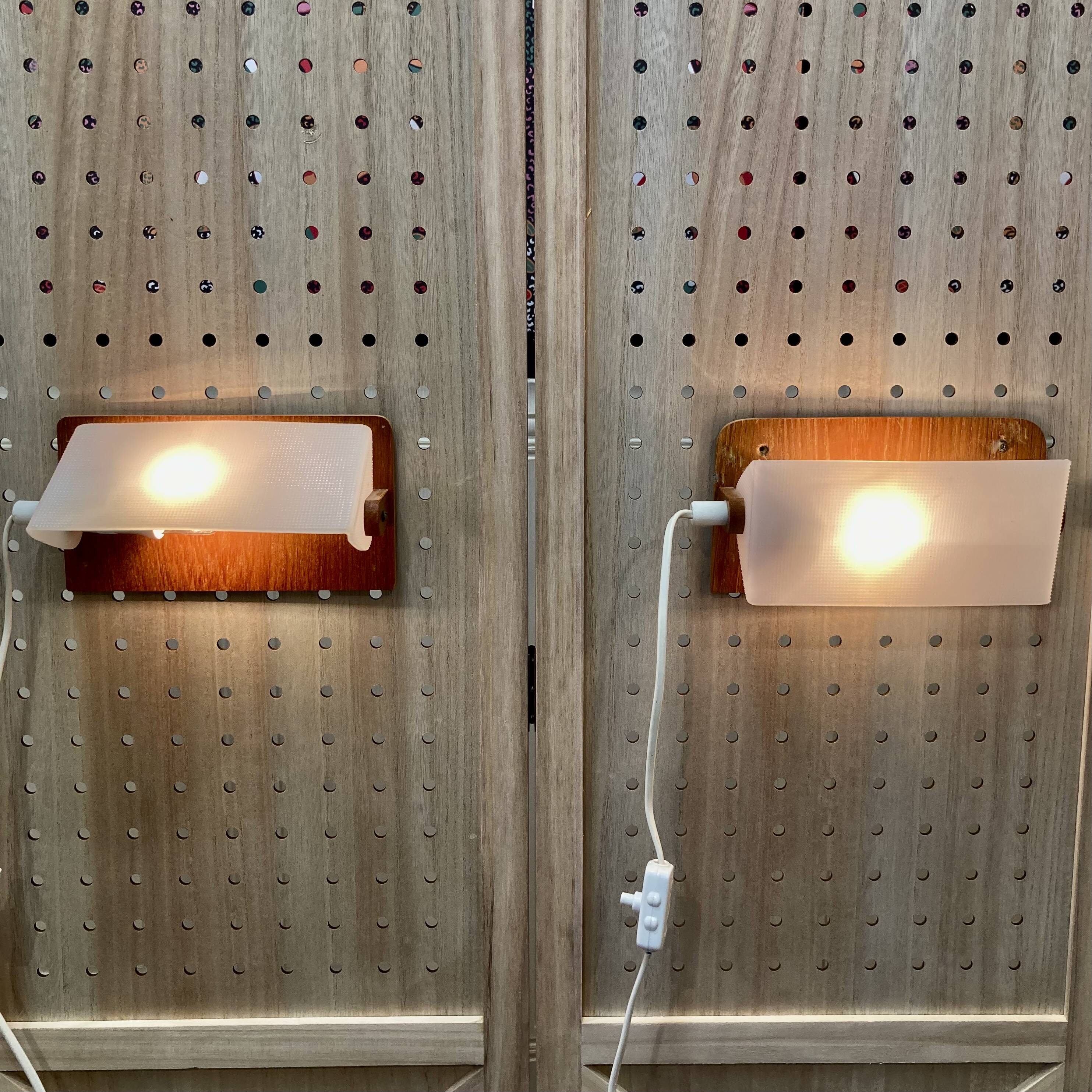 Pair of modular wall lights Scandinavian design 1950.