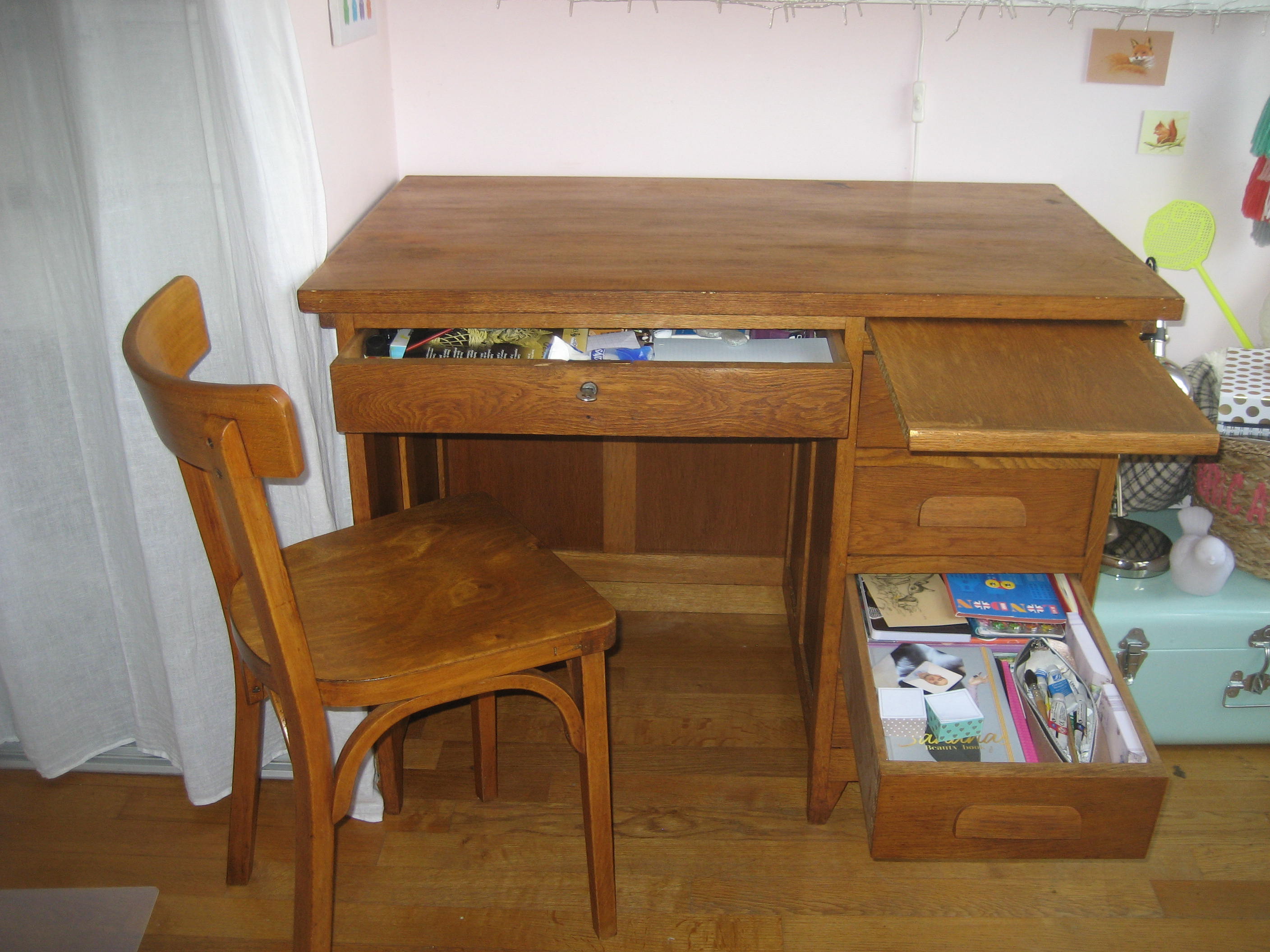 Bureau chêne clair et sa chaise Baumann