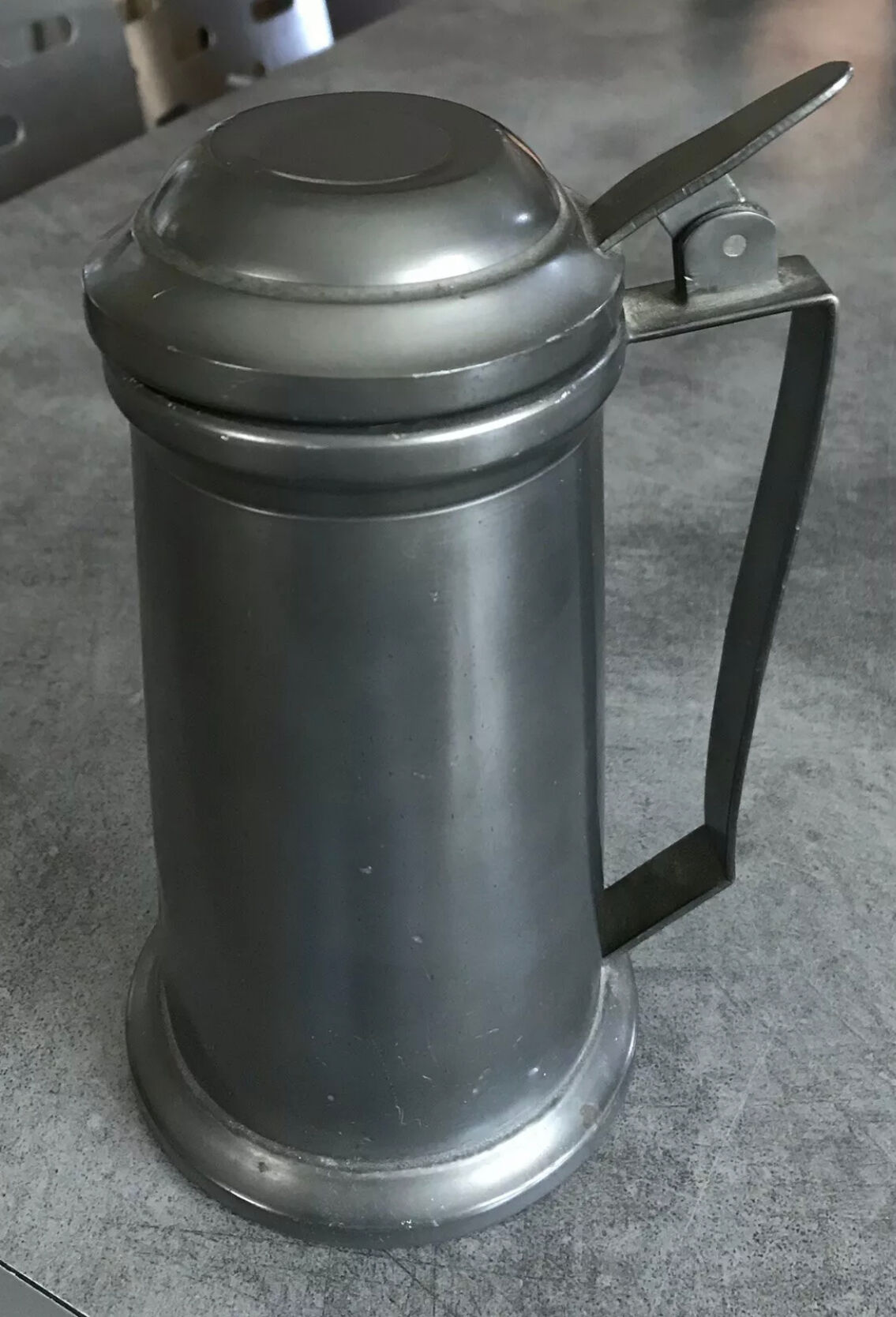 Old boc or chope to drink in pure etain 19 cm