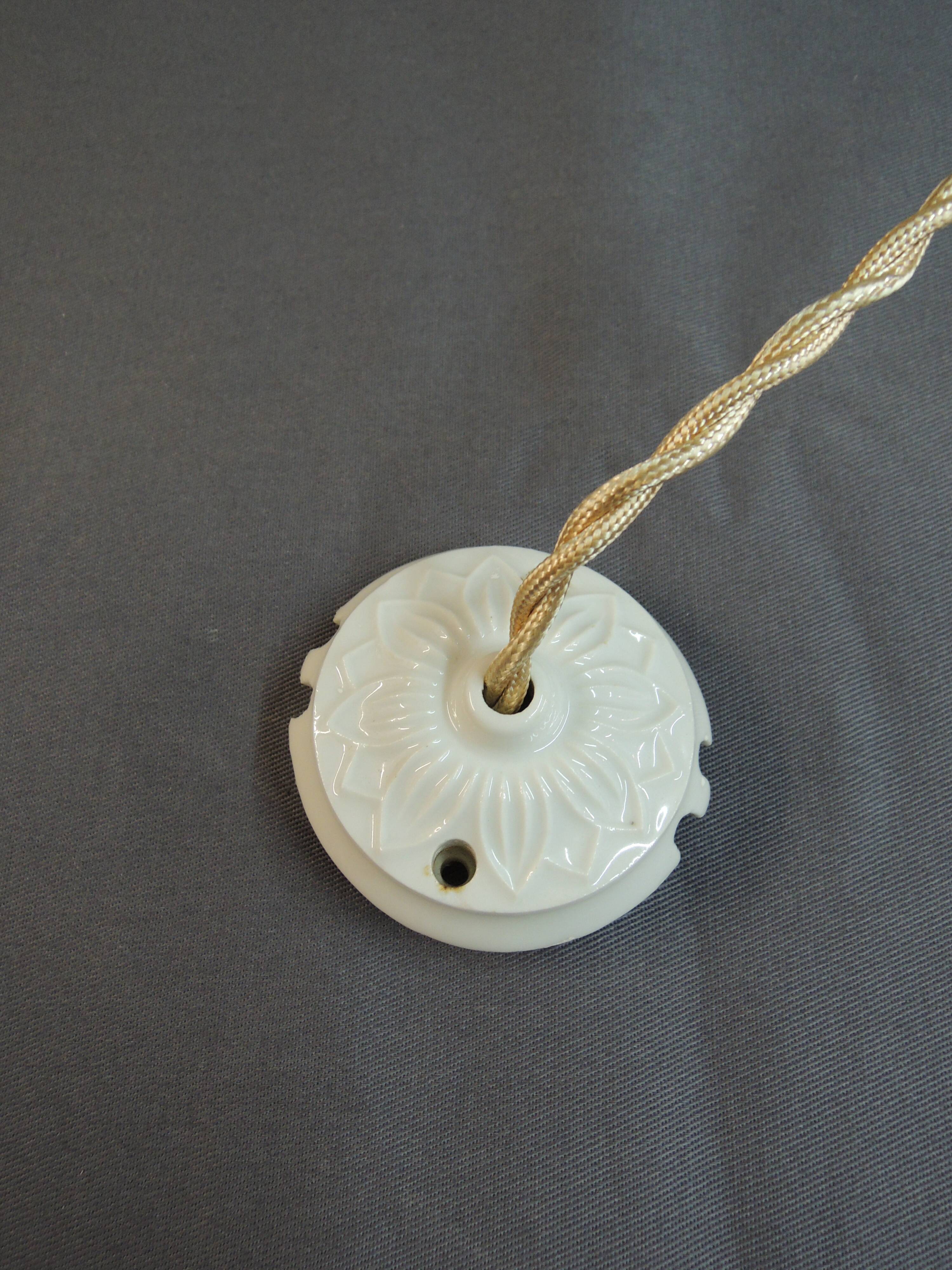 Lace suspension