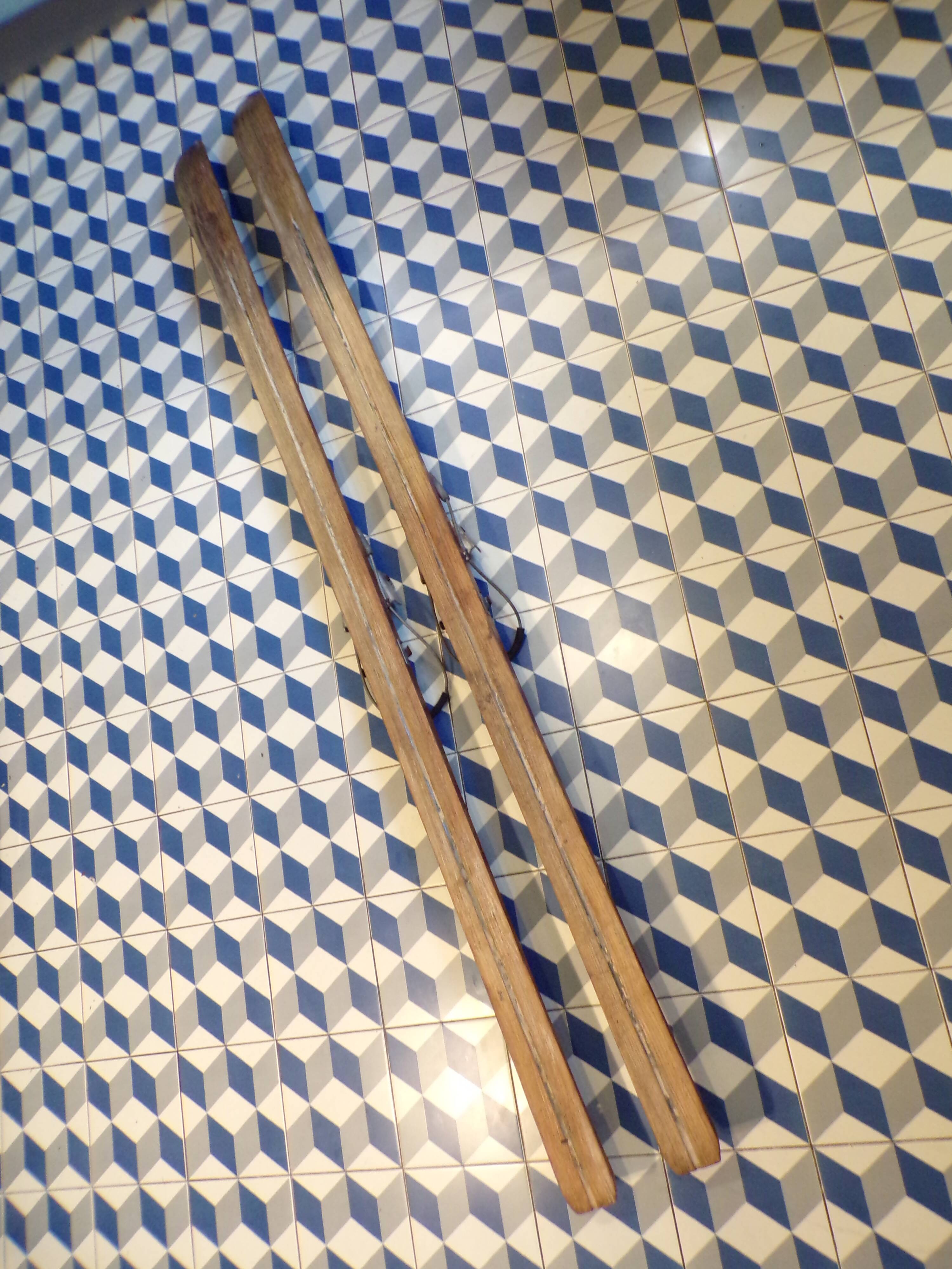 Pair of vintage wooden skis L=203