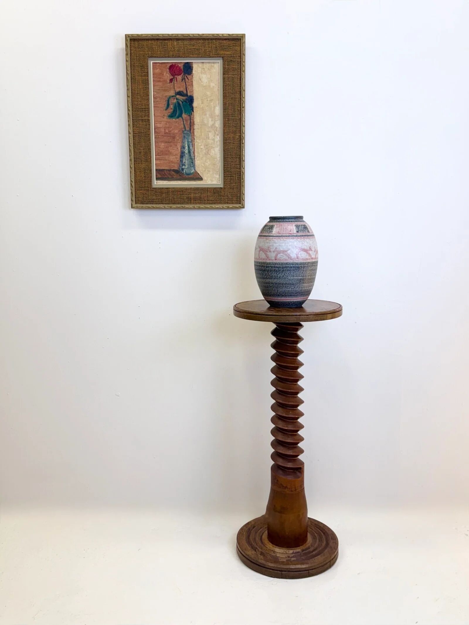 Large twisted column — 1940–1970