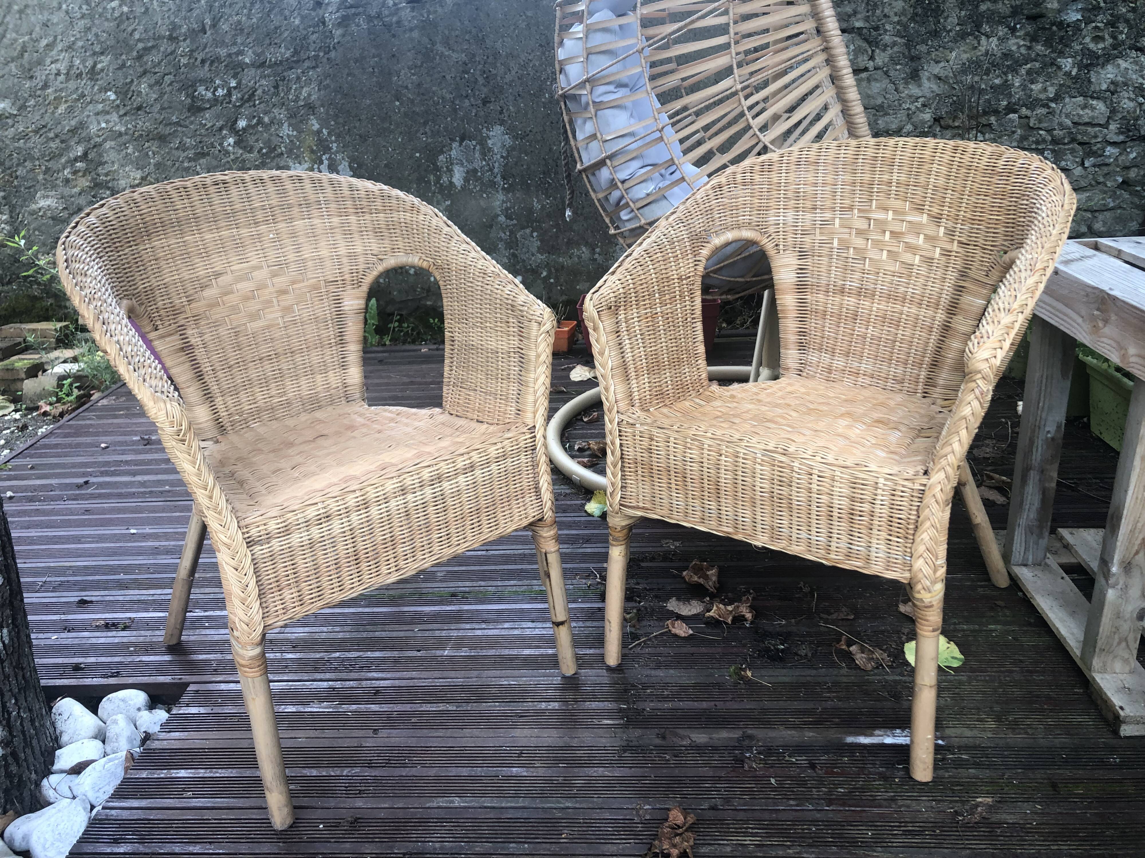 Pair of wicker armchairs