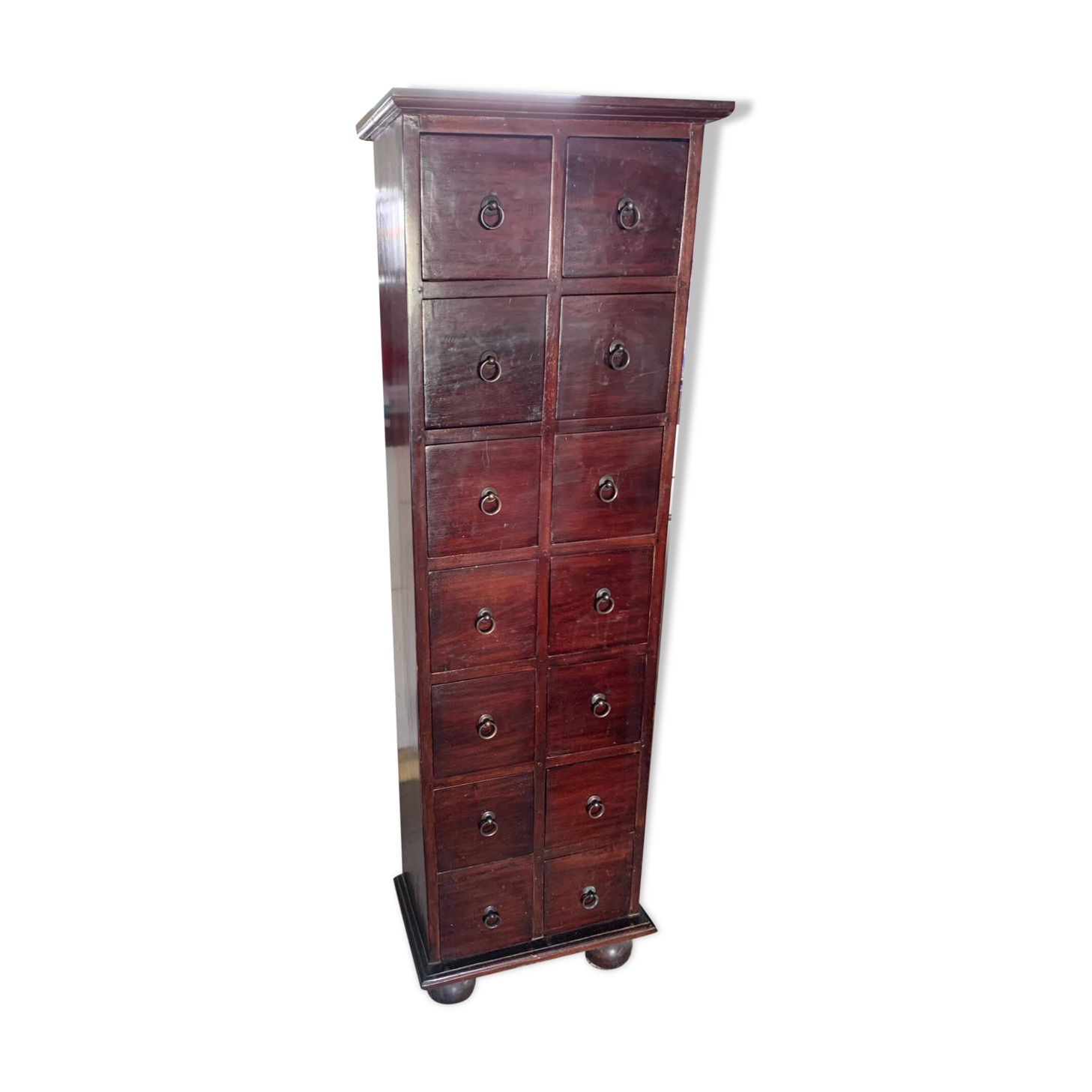 Meuble en bois exotique