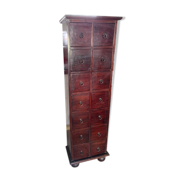 Meuble en bois exotique