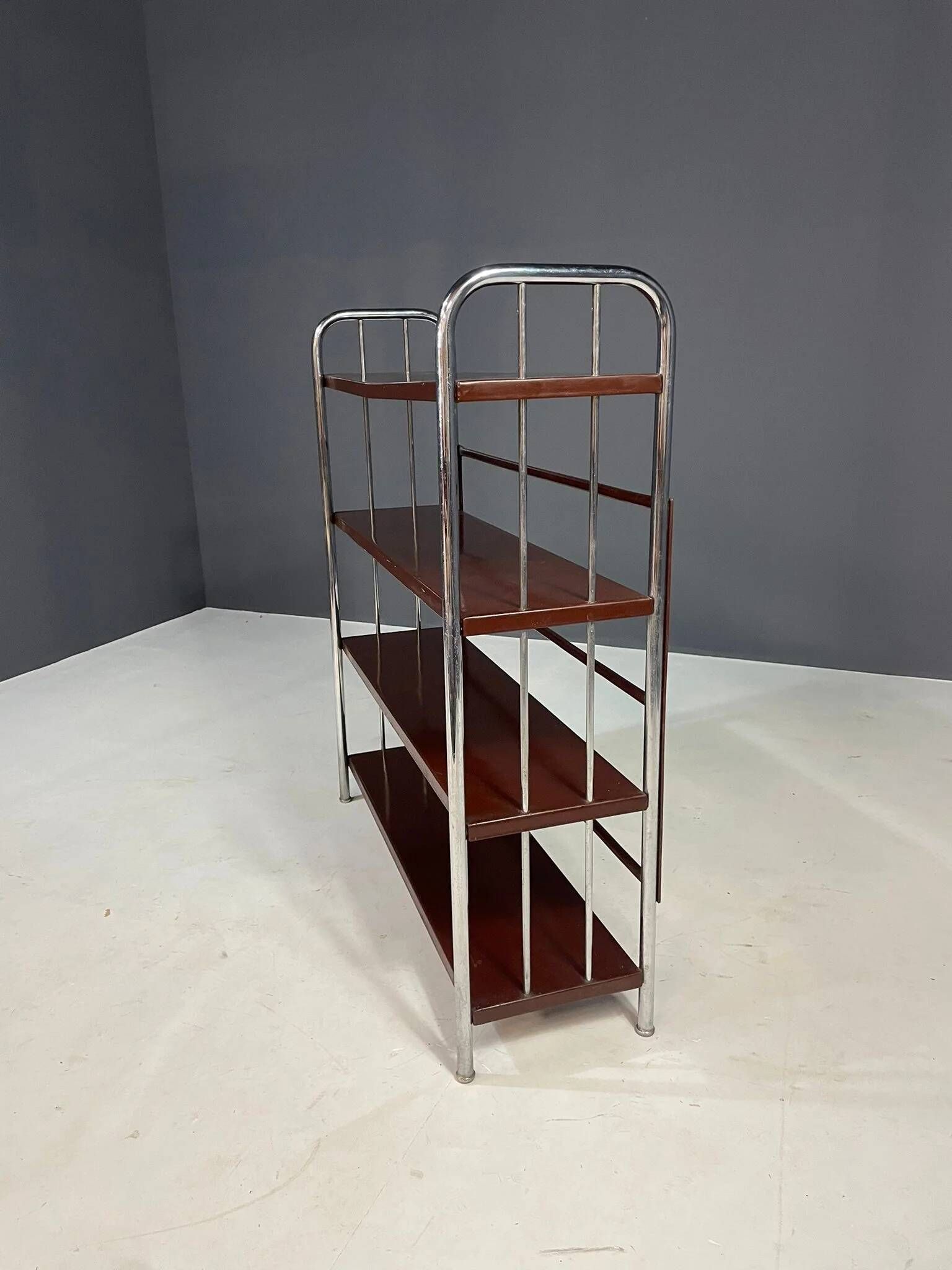 Chromed Bauhaus shelf in bent steel and sheet metal, Europe 1930s