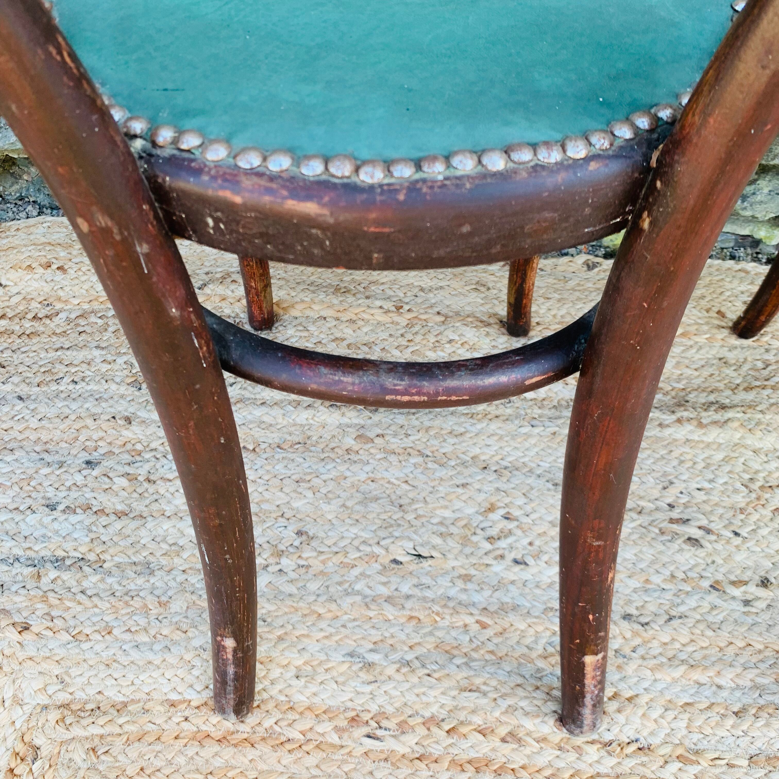 Pair of chairs Thonet n°28 model heart late nineteenth