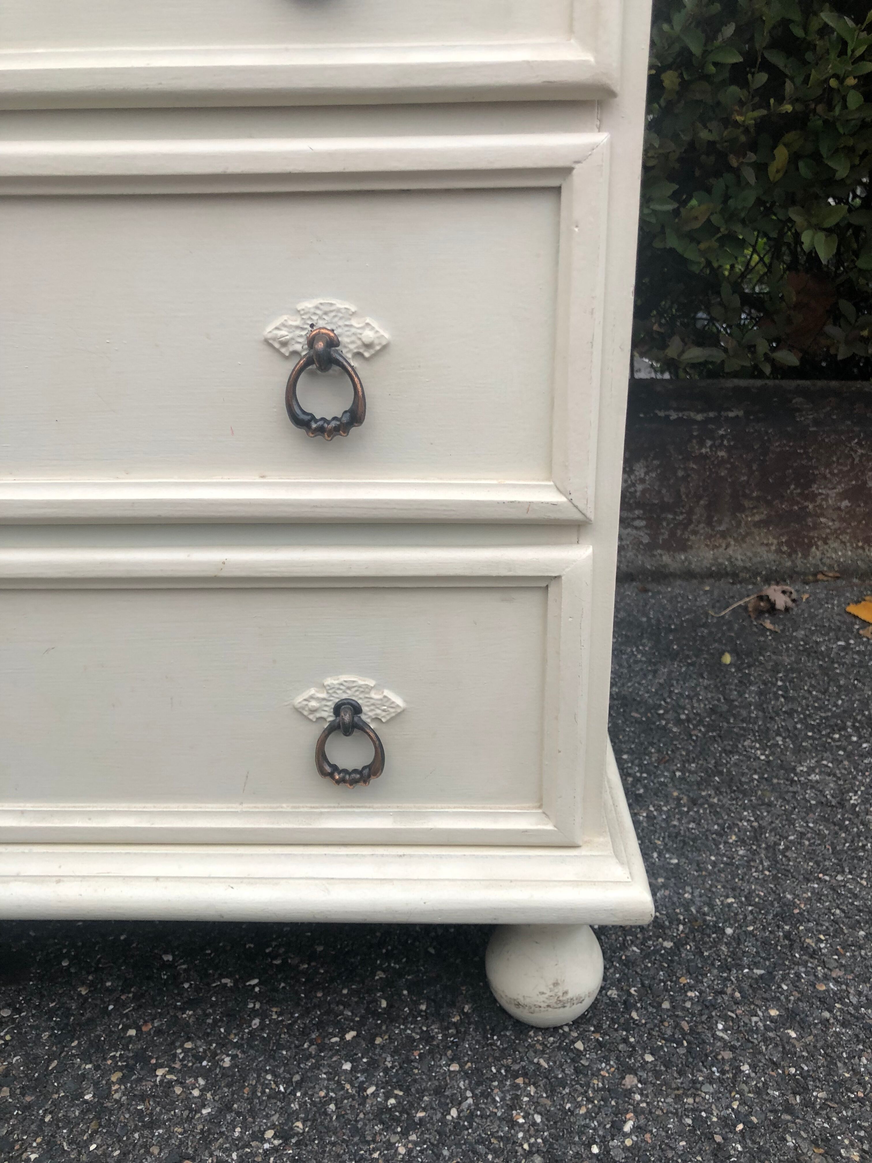Commode vintage blanche