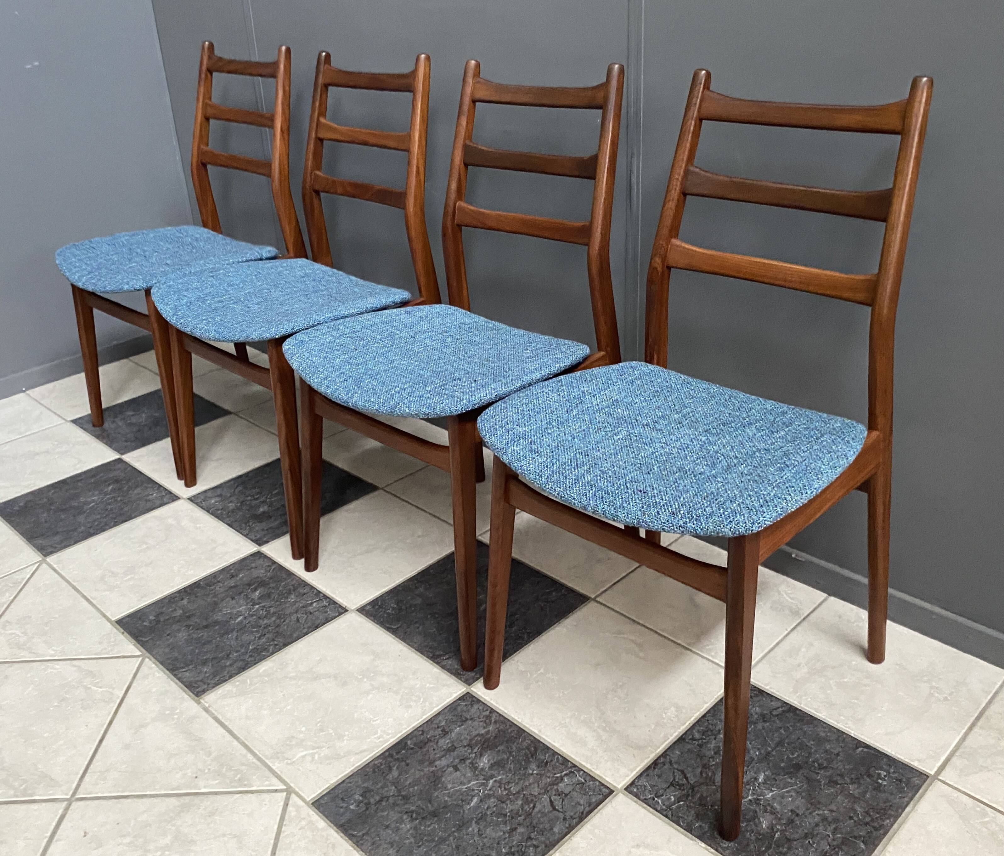 4 chaises de salle à manger Casala, années 1960