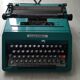 Machine à écrire olivetti studio 45 avec sa valise