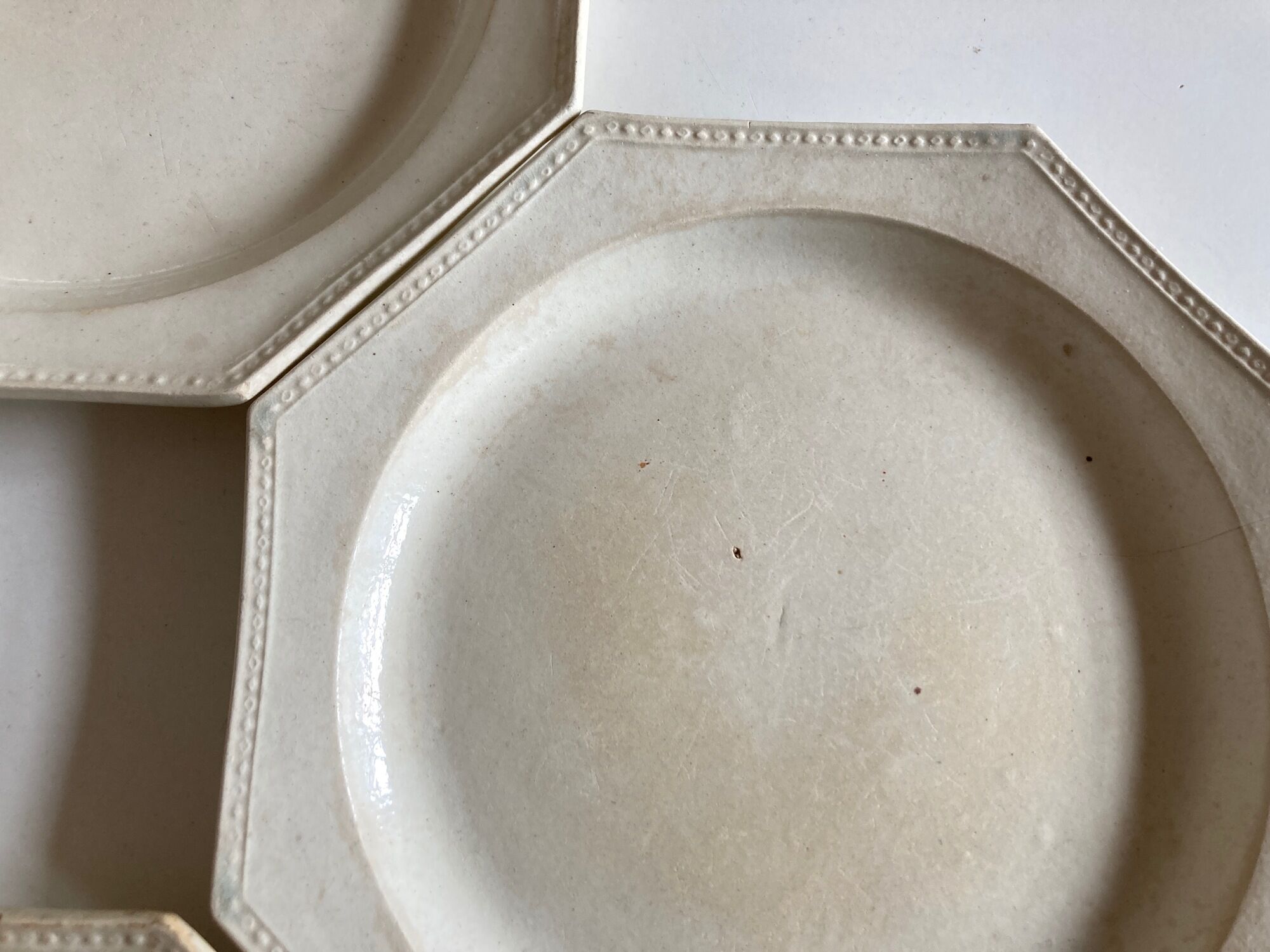 Set of 4 plates Creil and Montereau octagonal pearls Directoire 1800