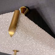 Plafonnier ou suspension en laiton et perspex, forme géométrique de losange, style des 1950's
