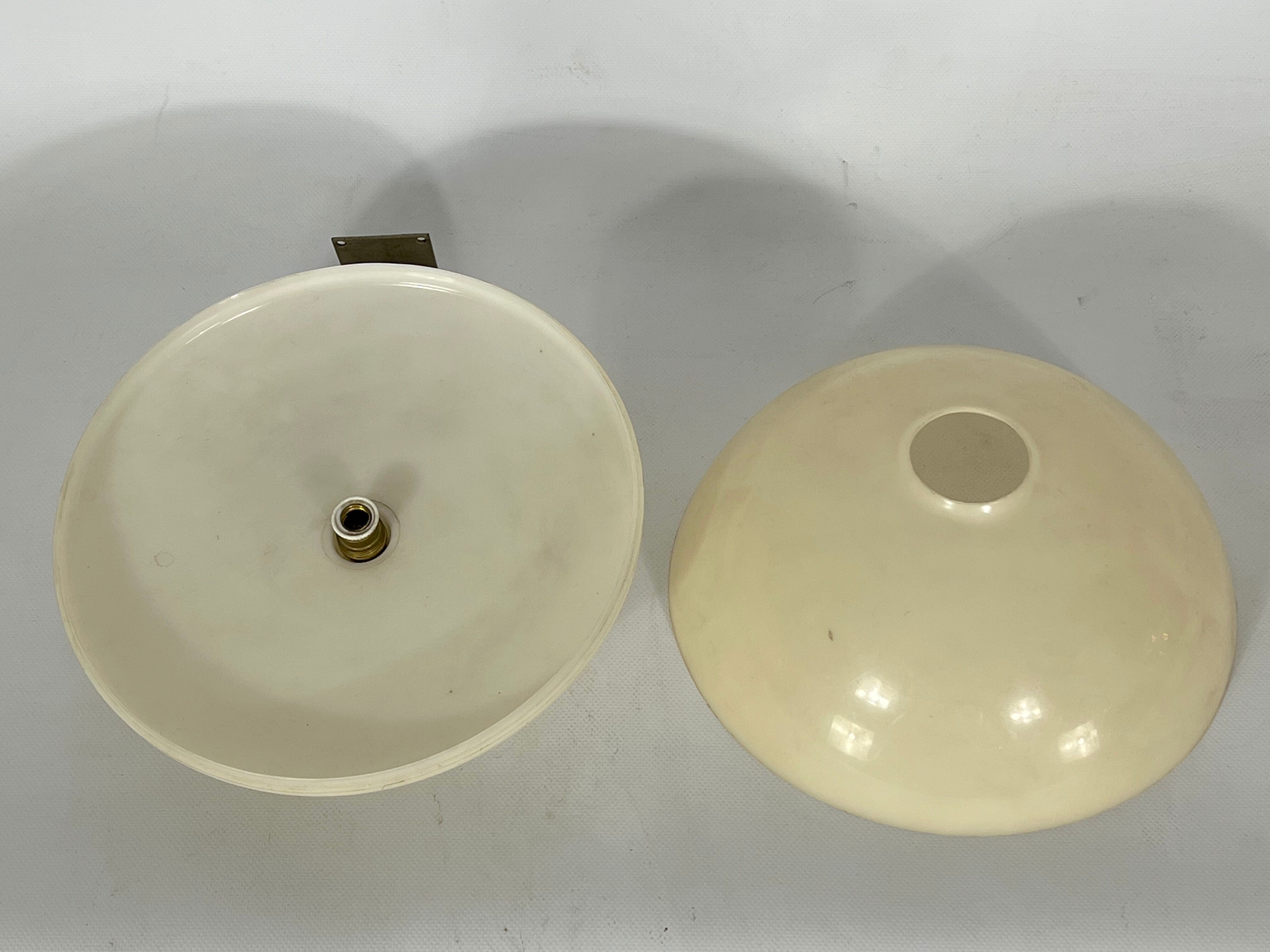 Mid-century modern wall lamp. Italy 1960s