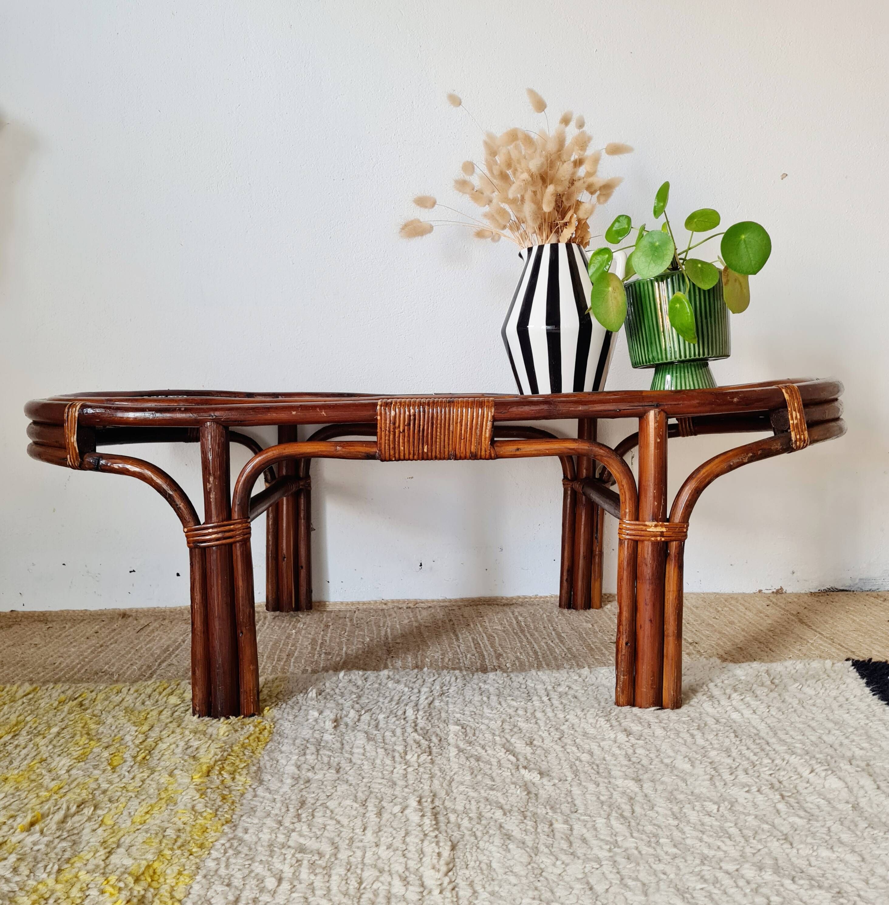 Grande table basse ancienne en rotin et cannage – Esprit bohème