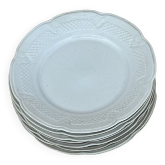 Suite of 9 porcelain plates