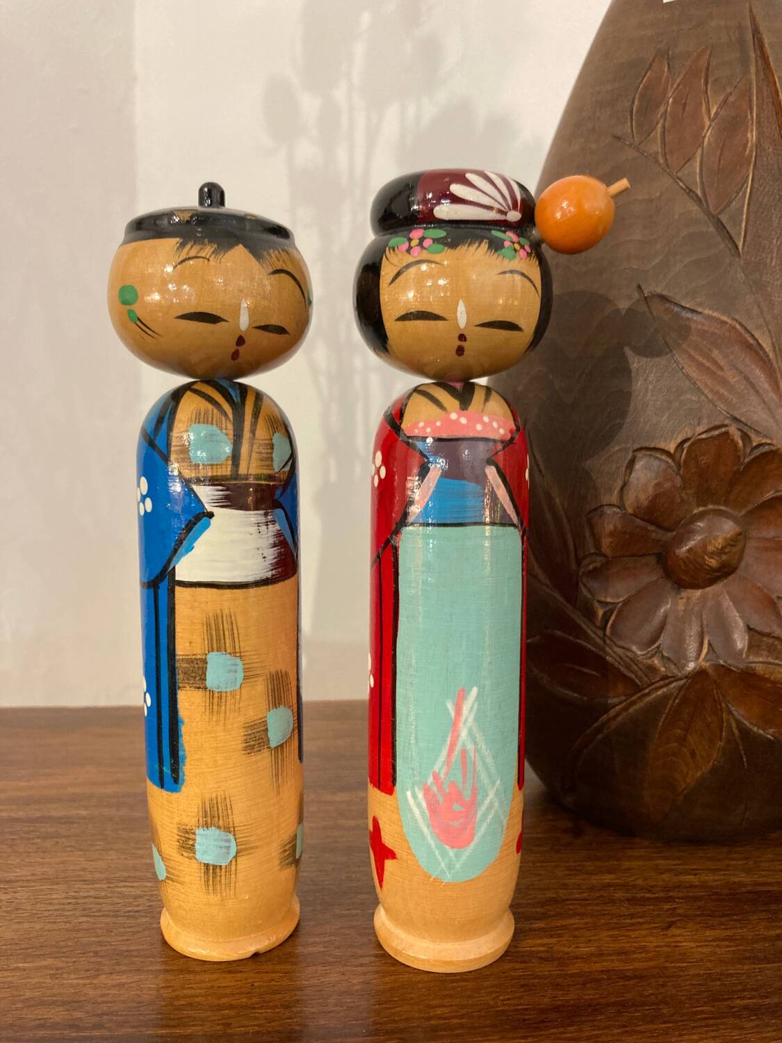 Pair of Kokeshi dolls