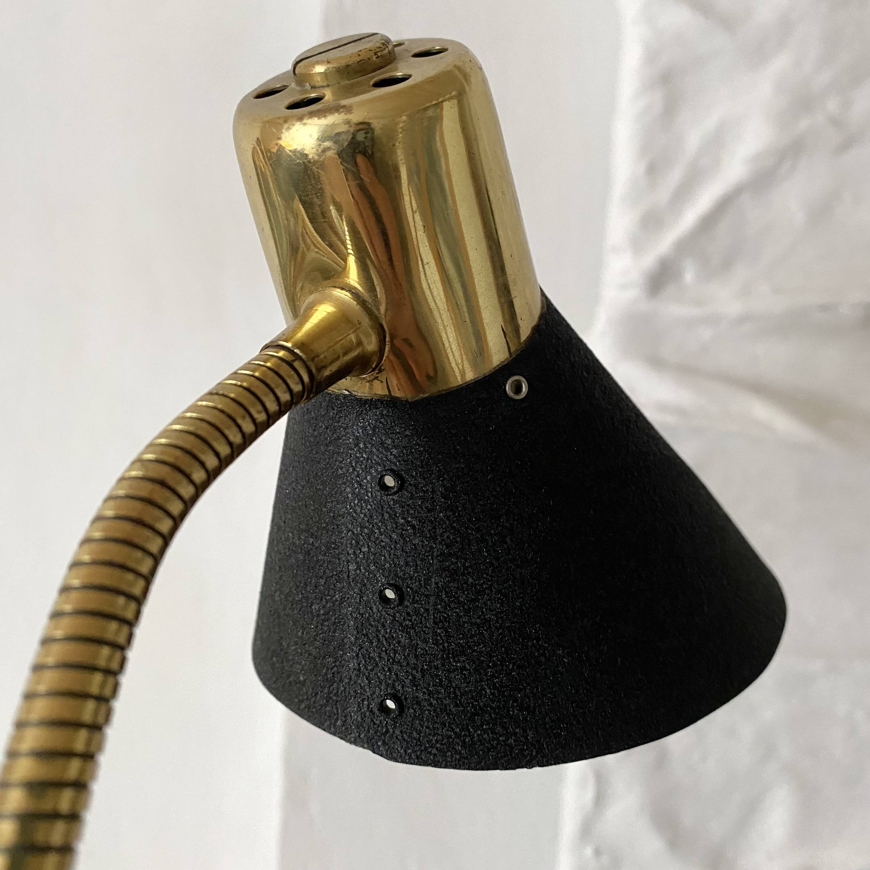 Diabolo lamp, articulated clamp lamp from the 1960s.