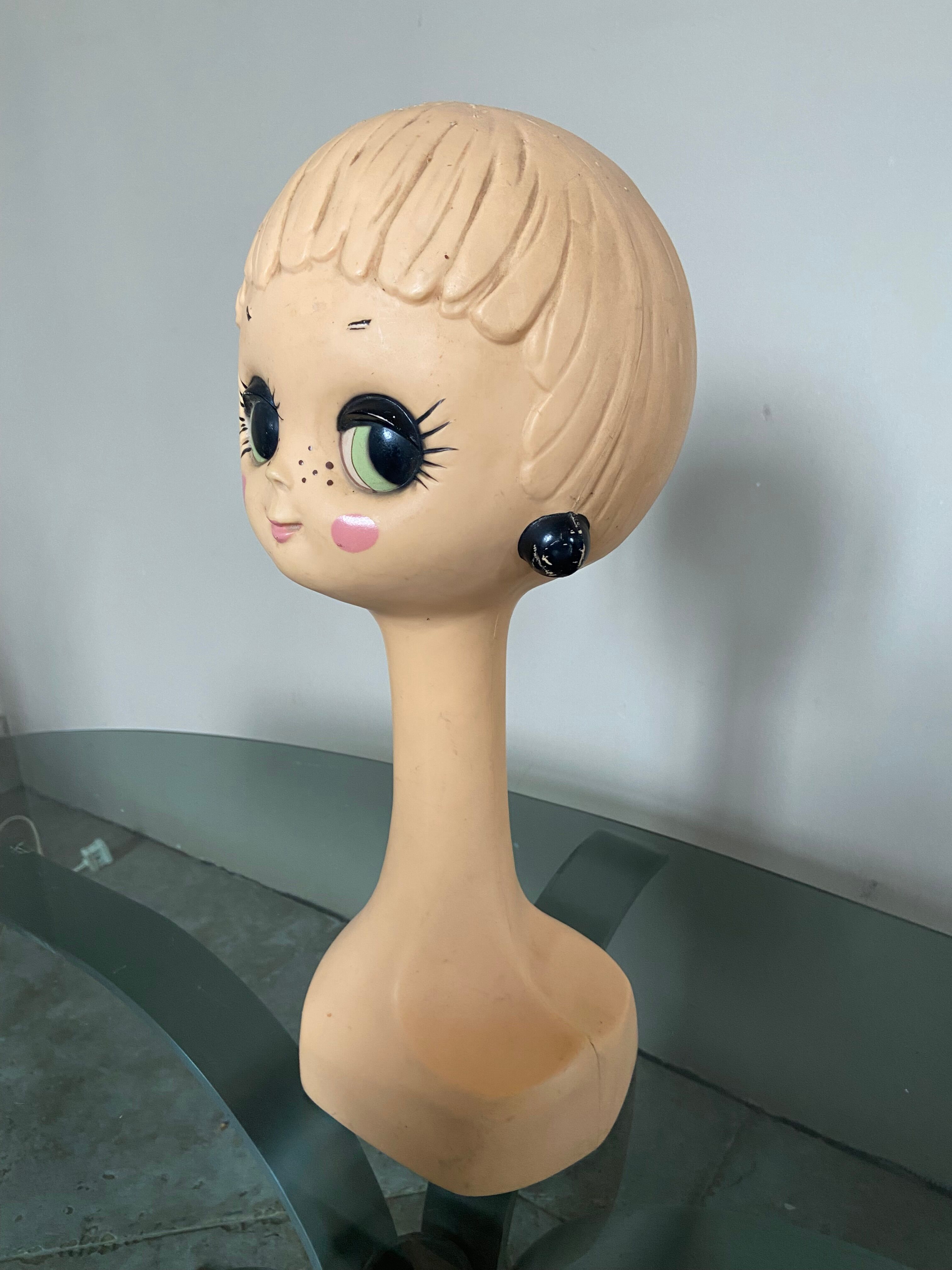 Twiggy hat head