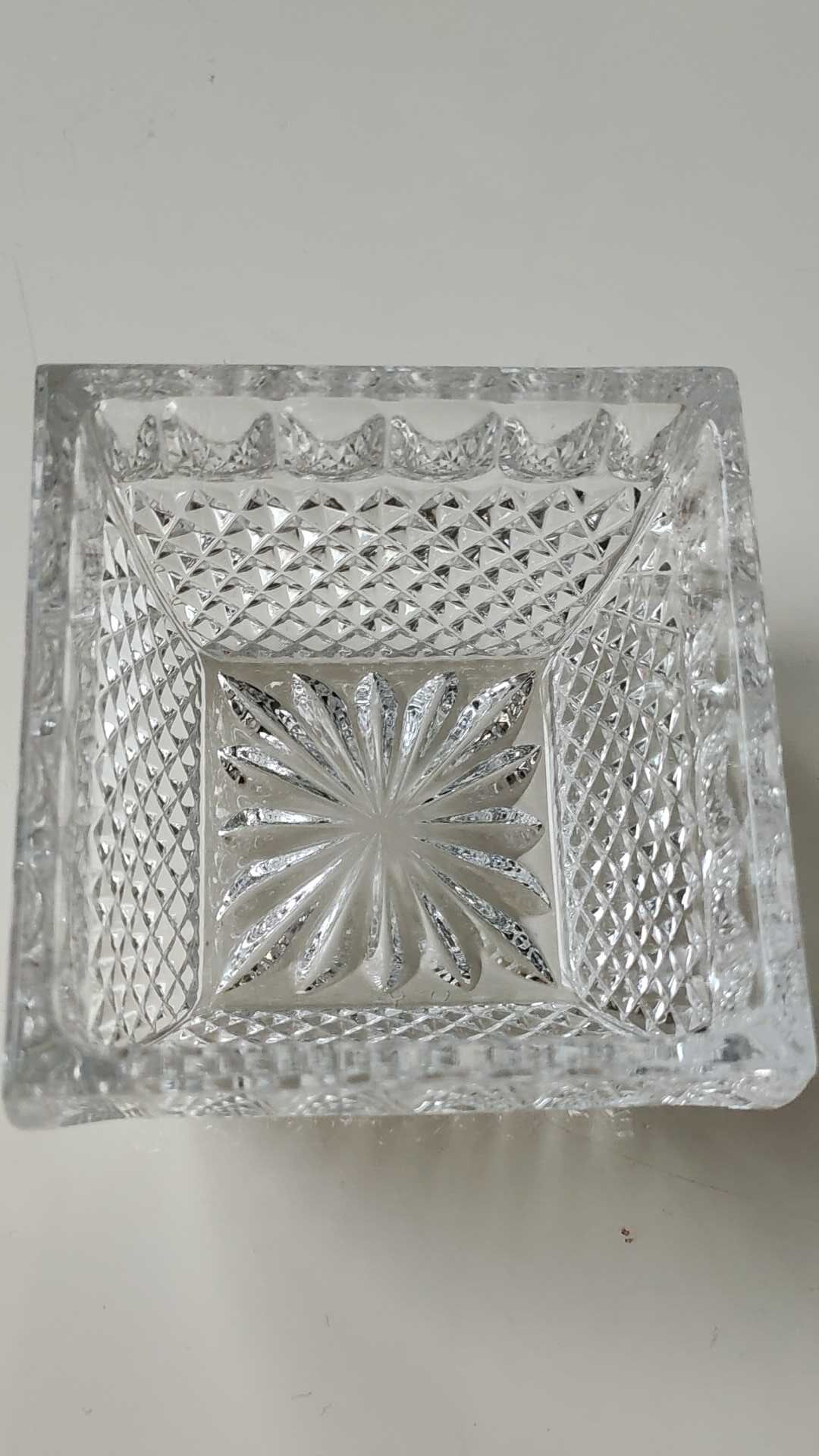 Sucrier vintage de forme carrée en cristal motifs croisillons, losanges, écailles