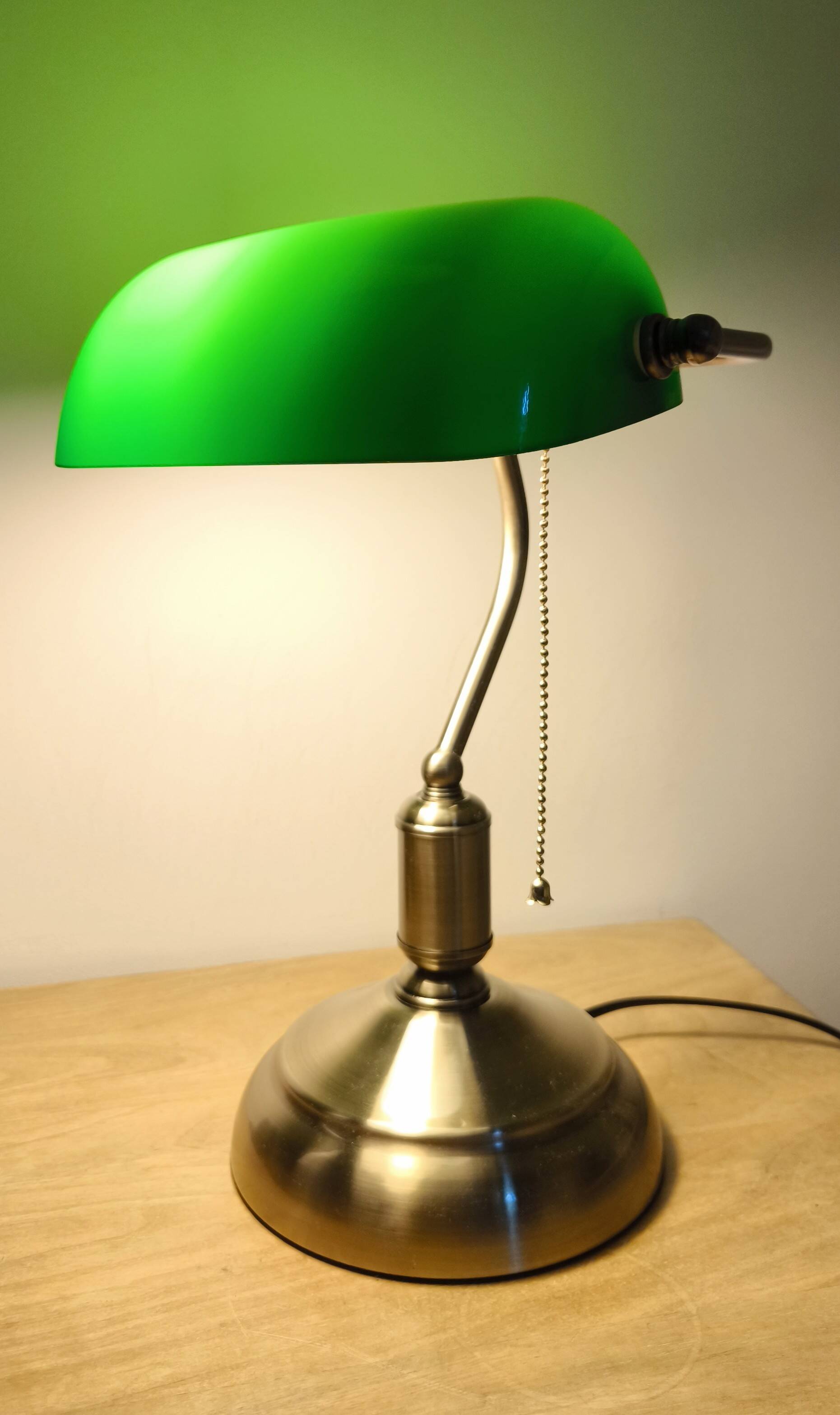 Bank lamp in opal green color años 80