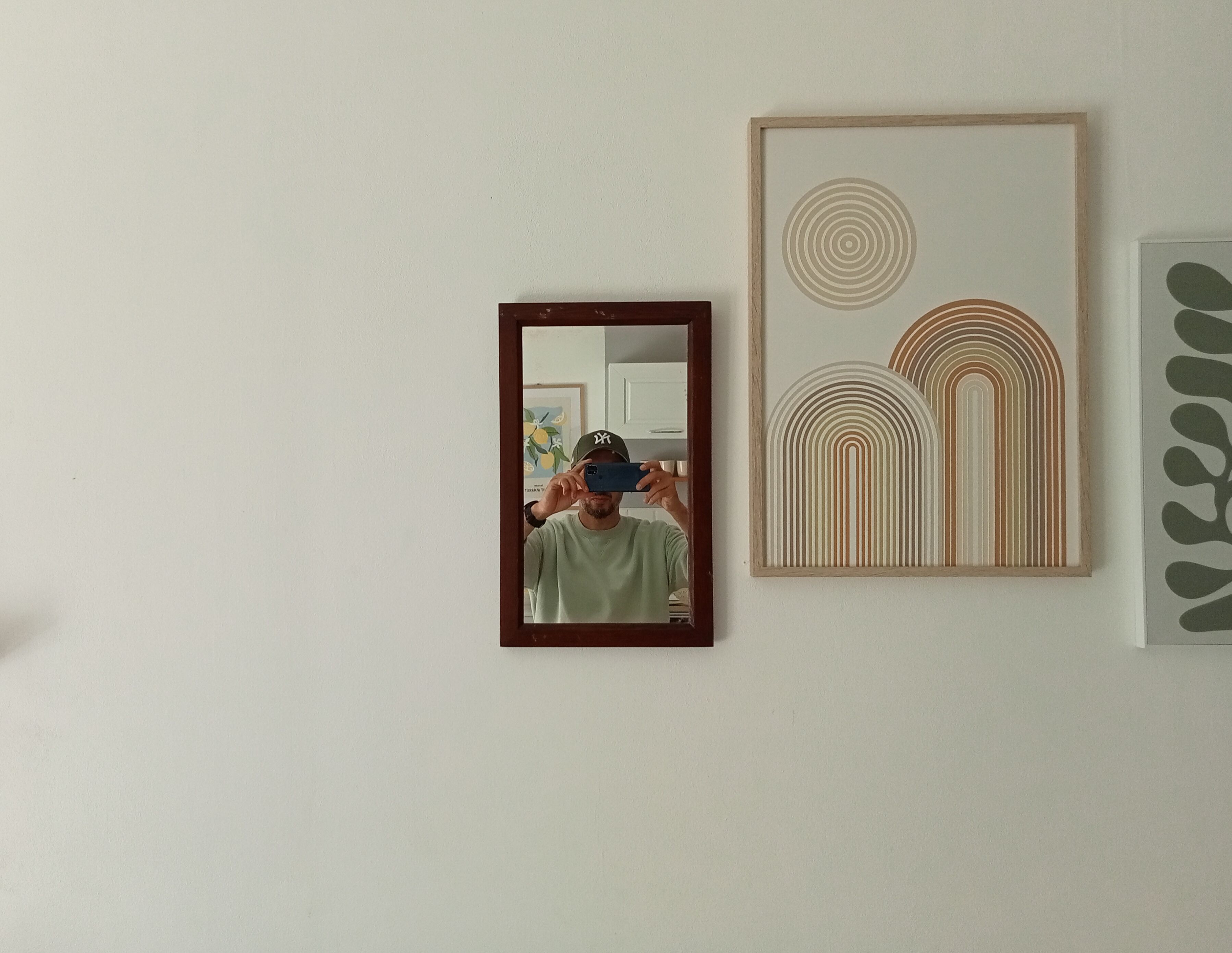 Vintage rectangular mirror in solid wood