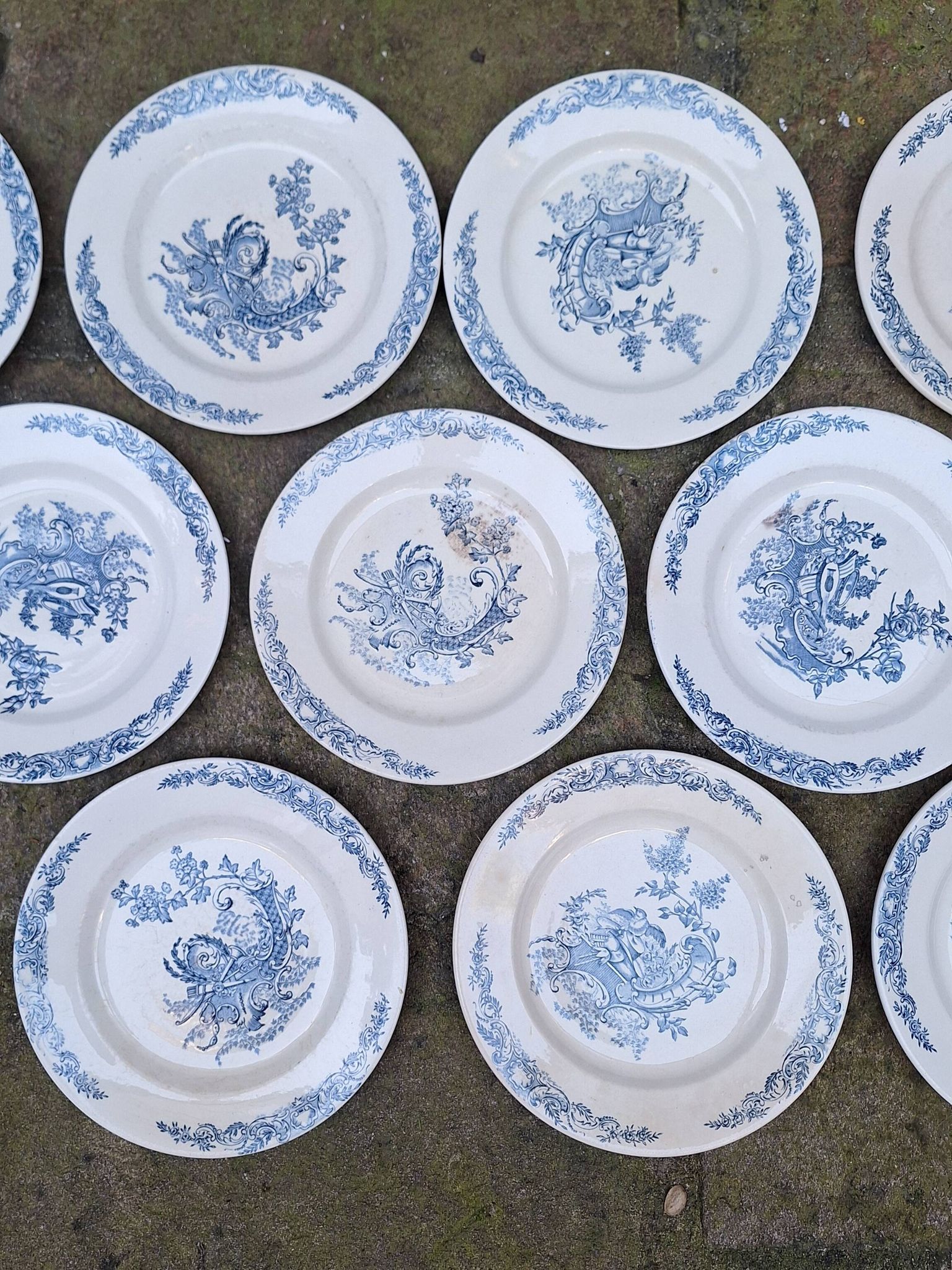 Service set in SG porcelain, Louis XV model.