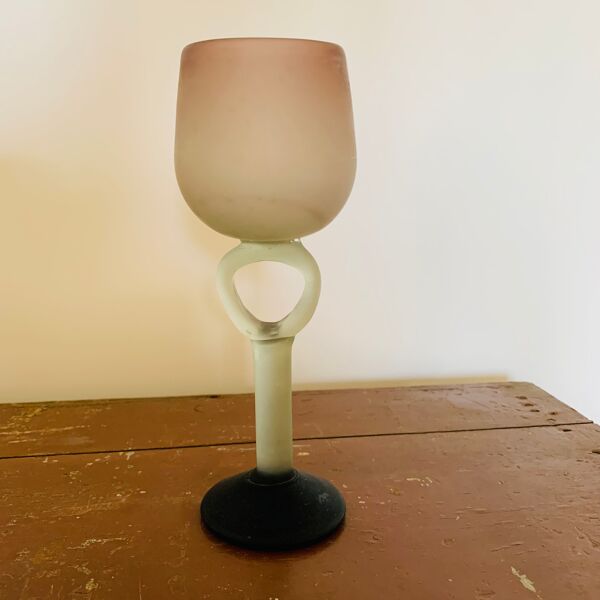 Ensemble de 4 verres à pied et 1 carafe en pâte de verre