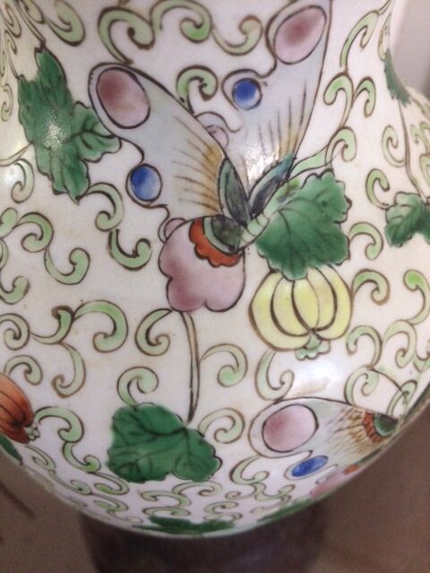 Porcelain vase from China, mid-20th century