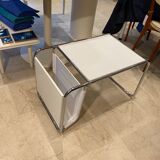 Table d'appoint porte-revues