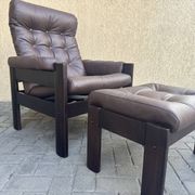 Vintage Ekornes Amigo armchair and footrest – Renovated