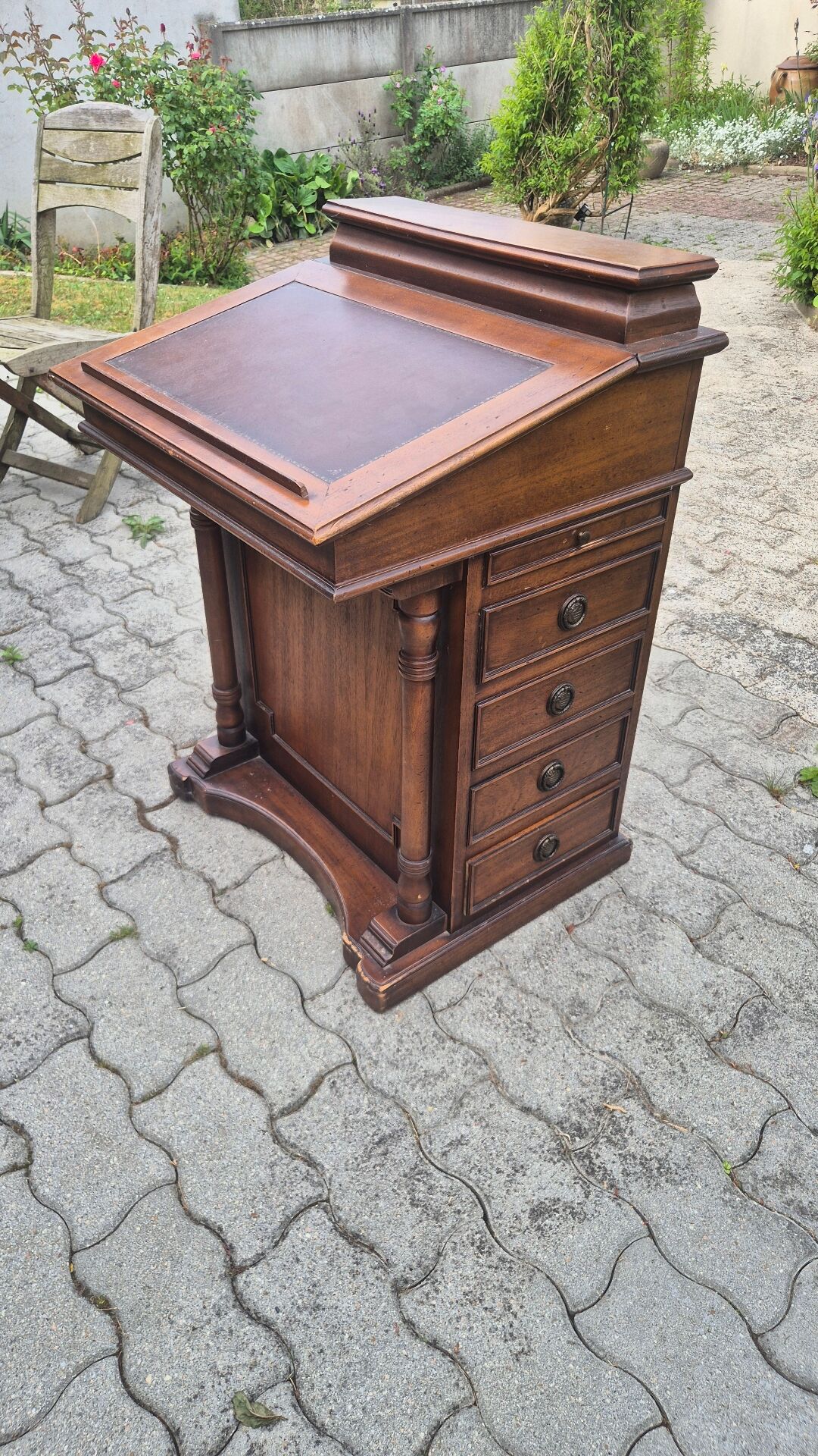 Bureau Davenport